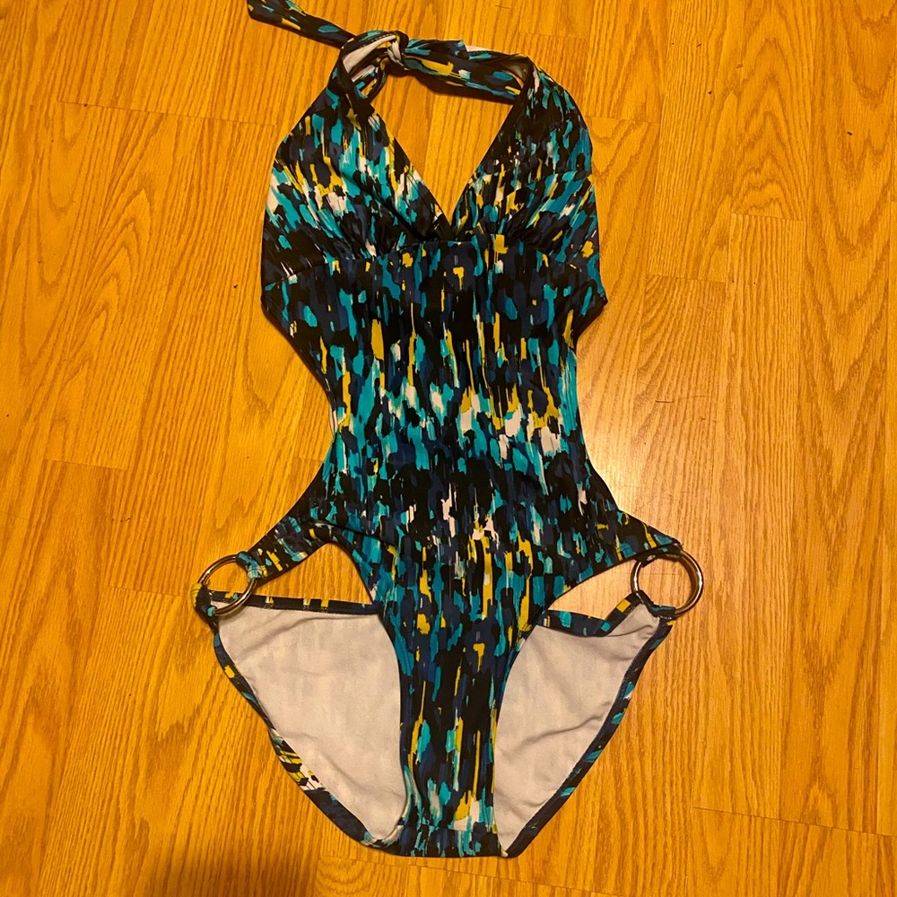 Cute and sexy one piece bathing suit sz S